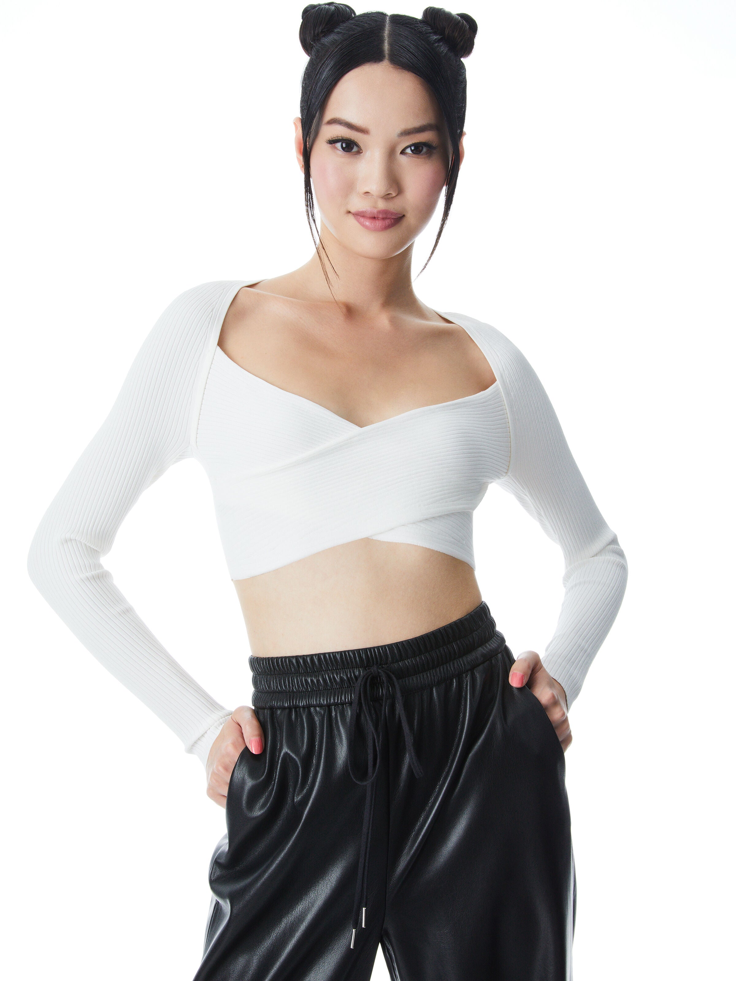 ANNIS TWIST FRONT CROPPED PULLOVER