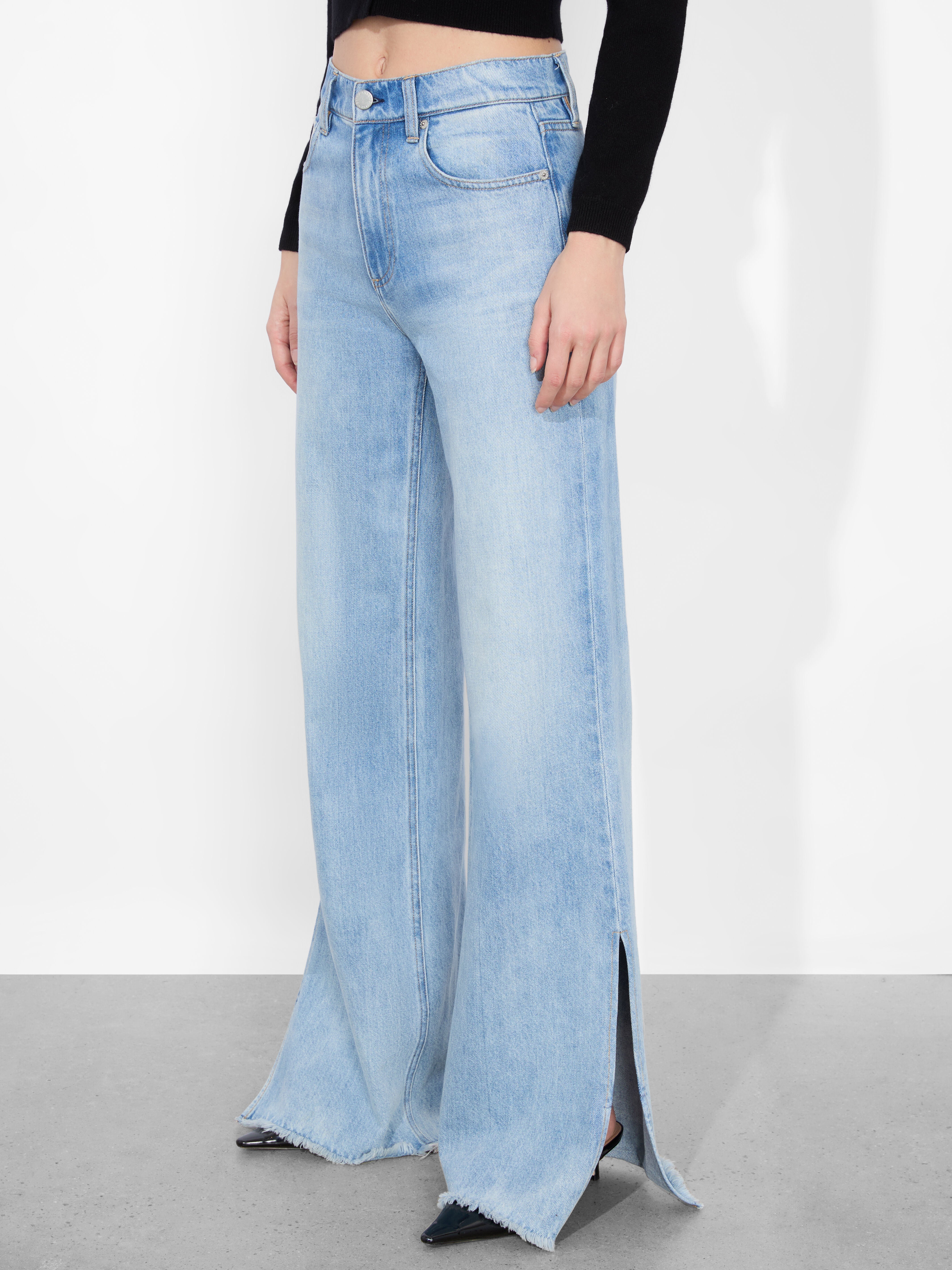 WEEZY SLIT JEAN