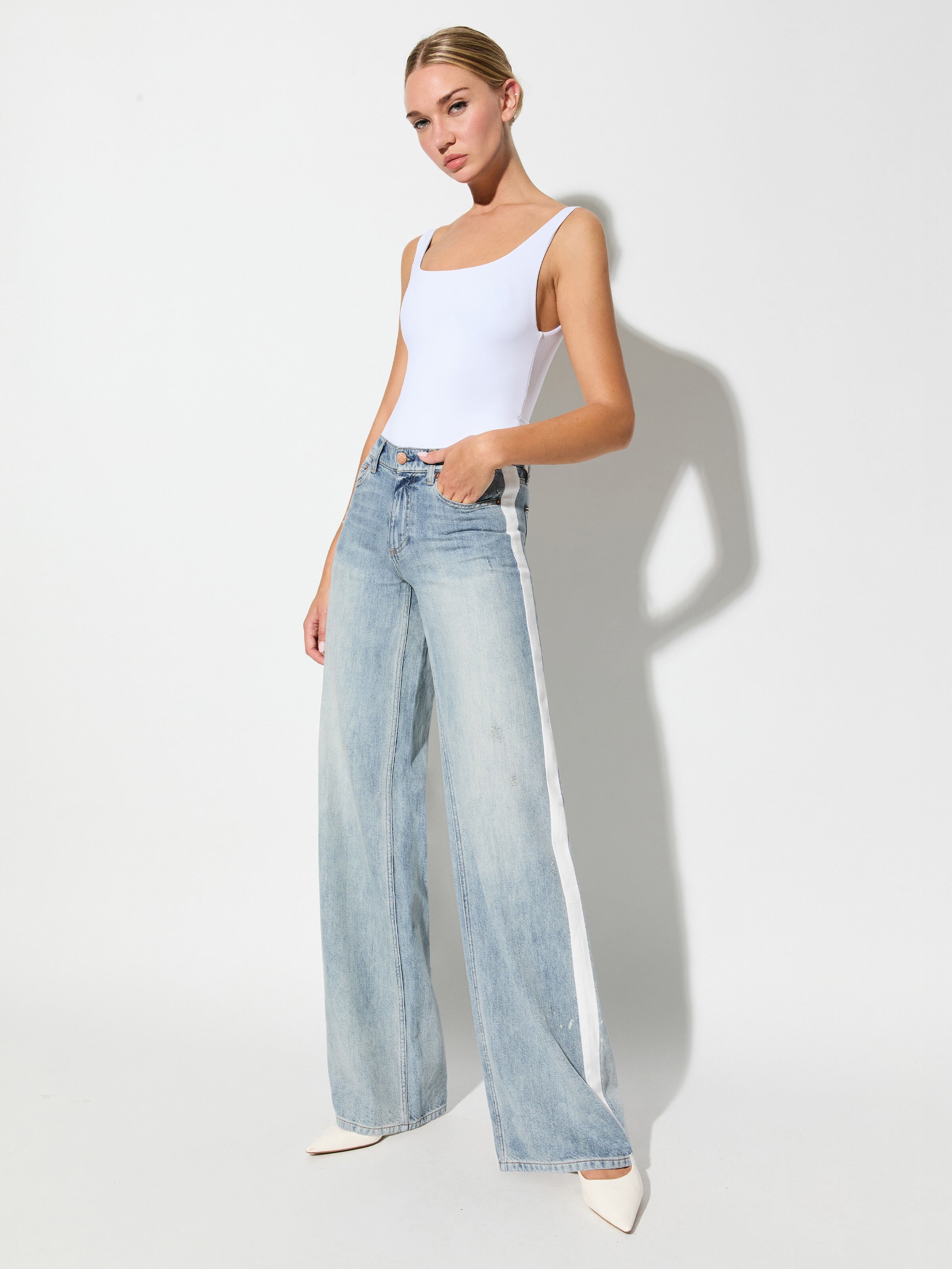 THE ROAD TRIP JEAN
