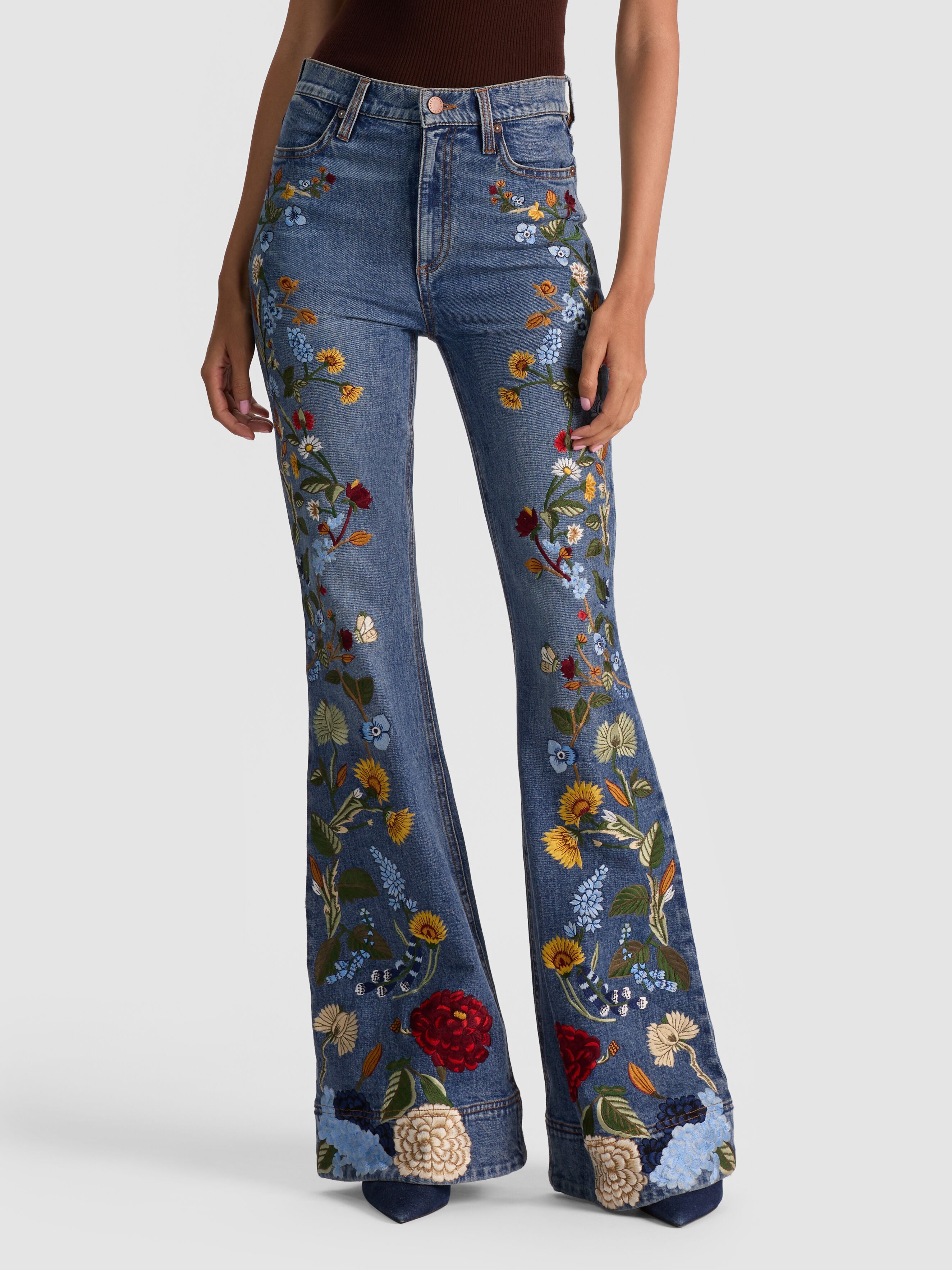 BEAUTIFUL EMBROIDERED JEAN