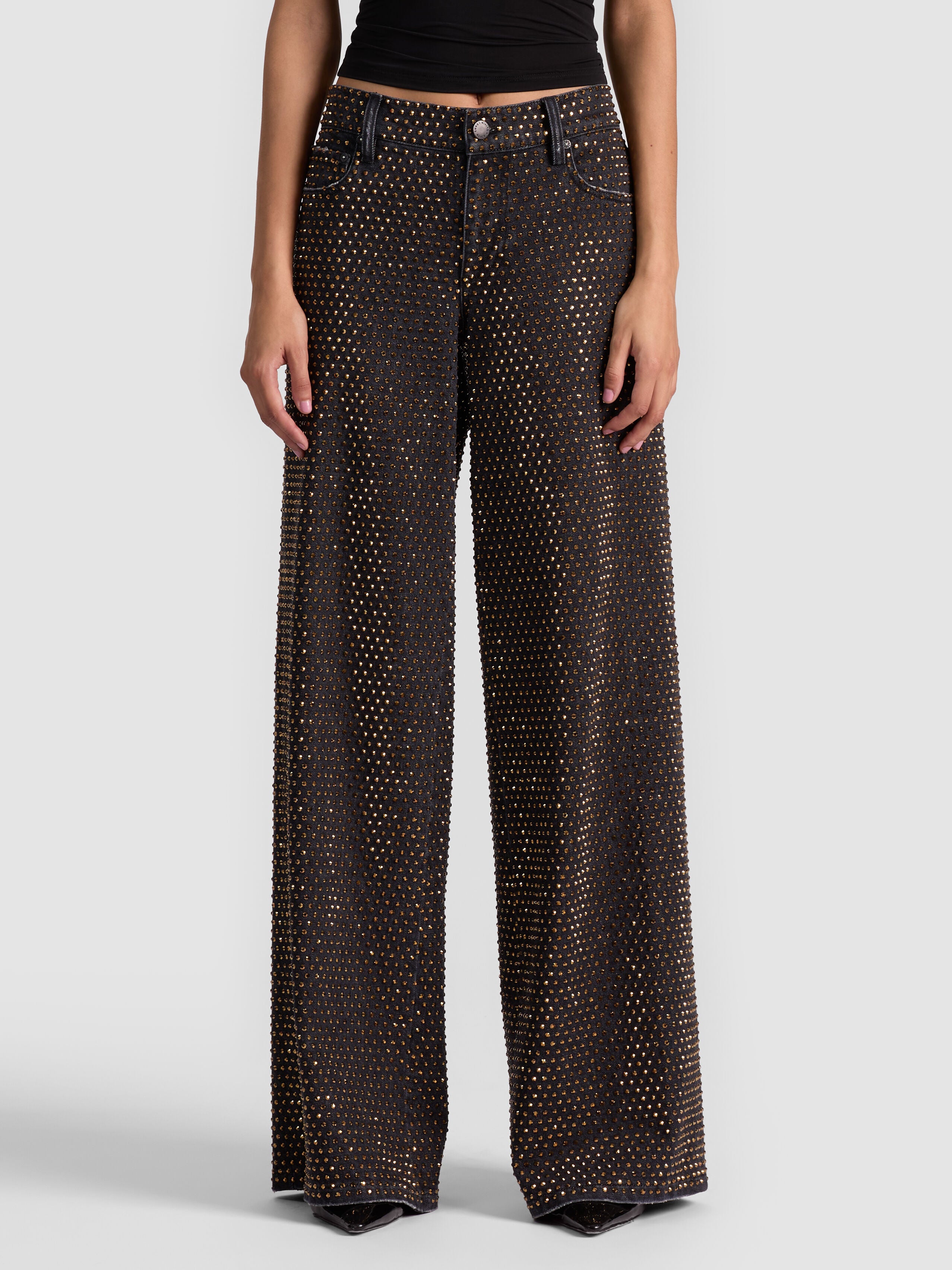 AMAZING EMBELLISHED JEAN