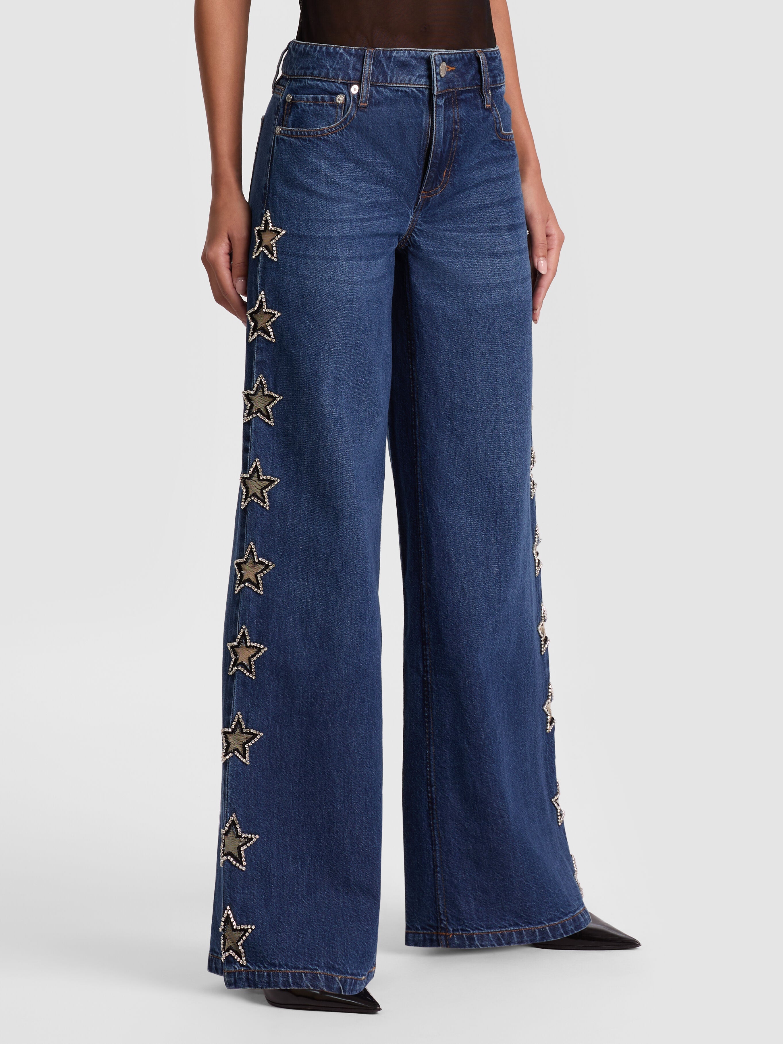 AMAZING EMBELLISHED JEAN