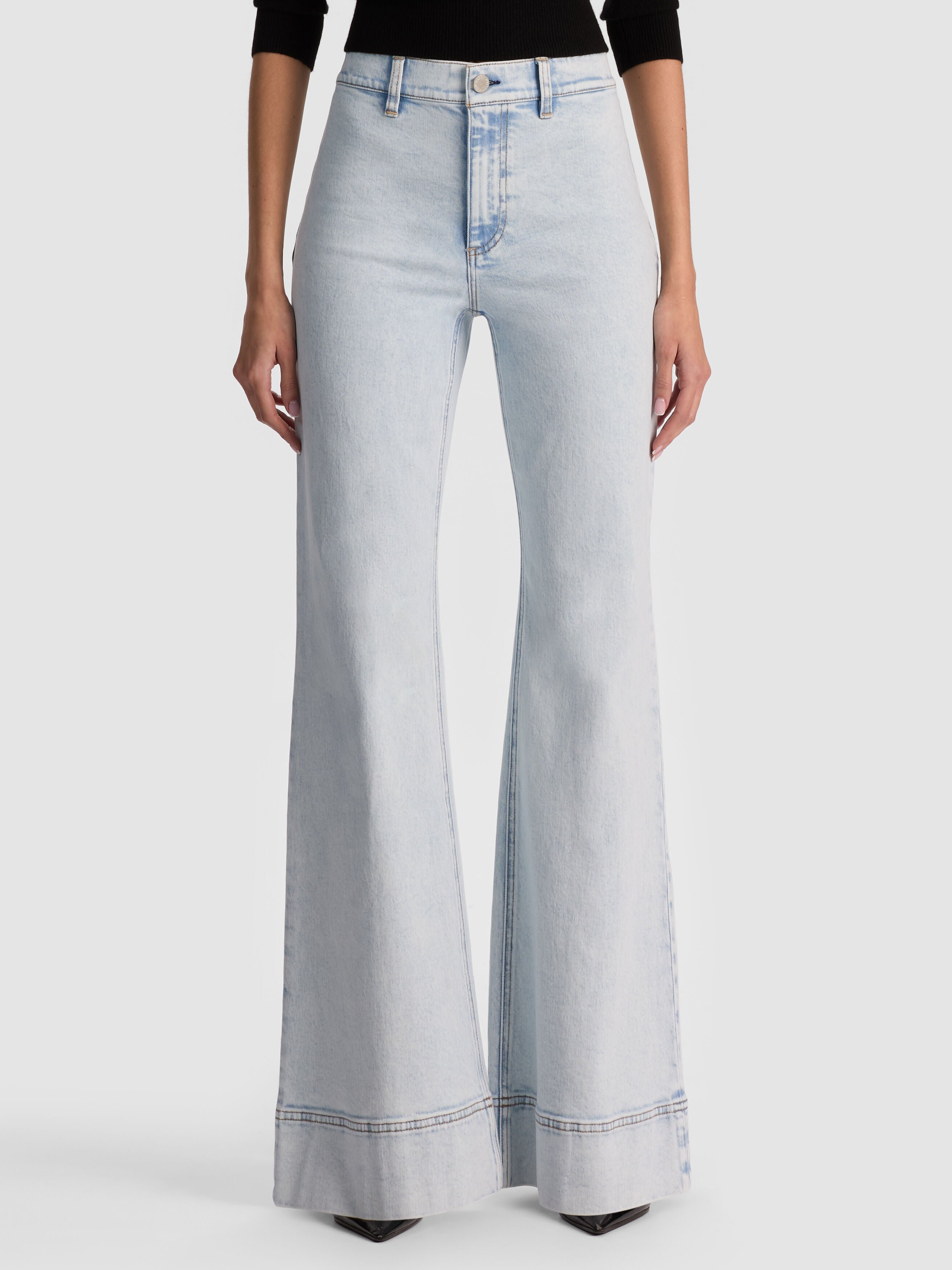 GORGEOUS JEAN
