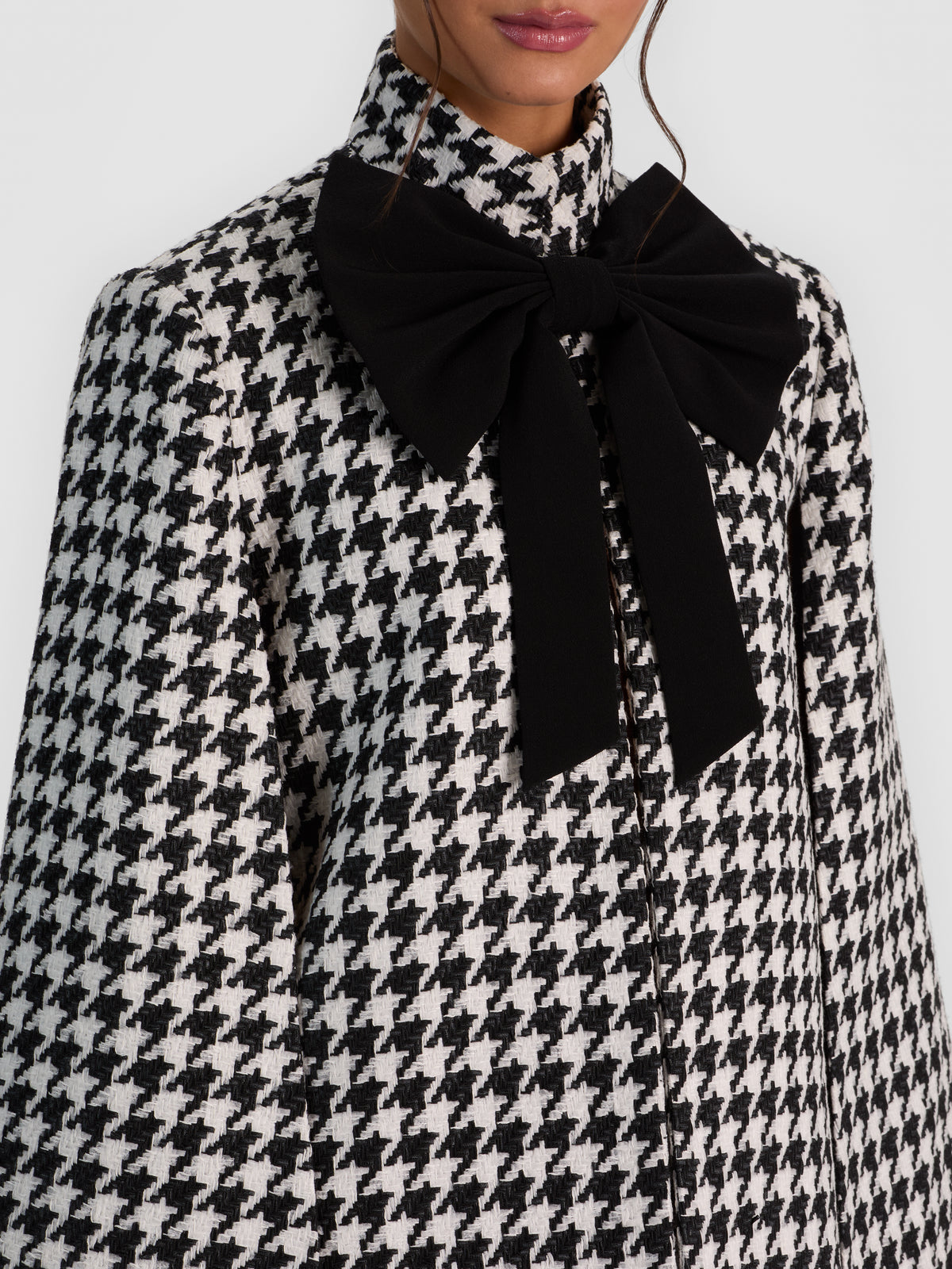 PHILIPPA BOW FT CROPPED CAPE-ALICE + OLIVIA