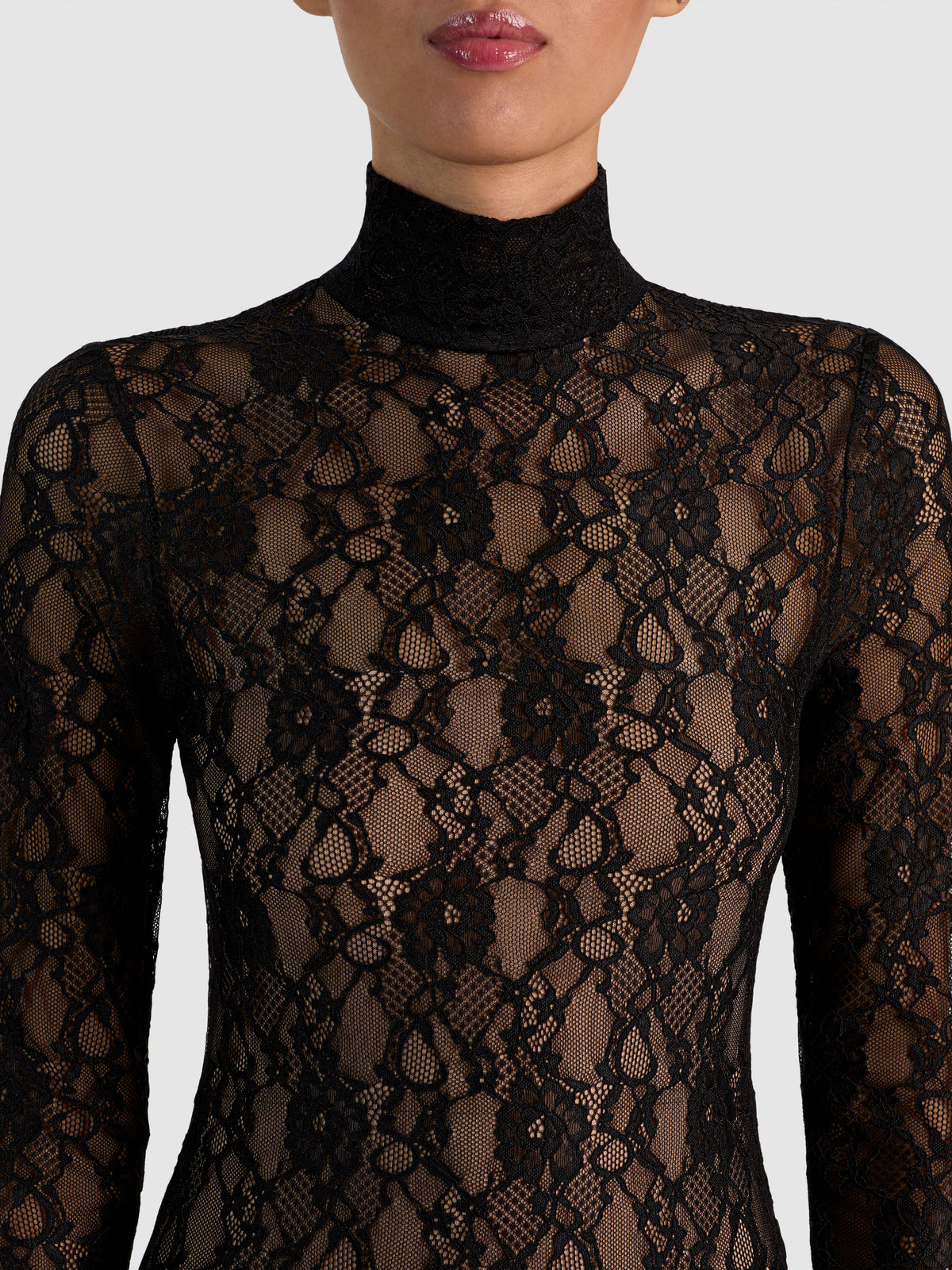 DELORA LACE MAXI DRESS WITH TRAIN-ALICE + OLIVIA