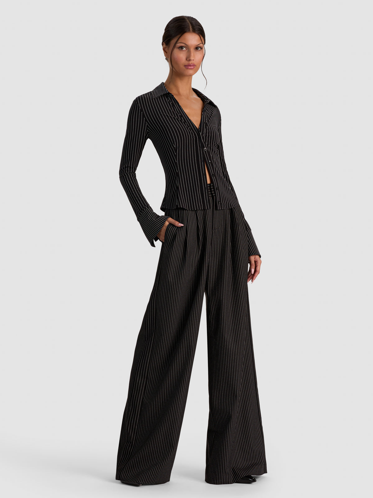 FREYA COMBO FITTED NIPPED WAIST BTN DWN TOP - BLACK/OFF WHITE