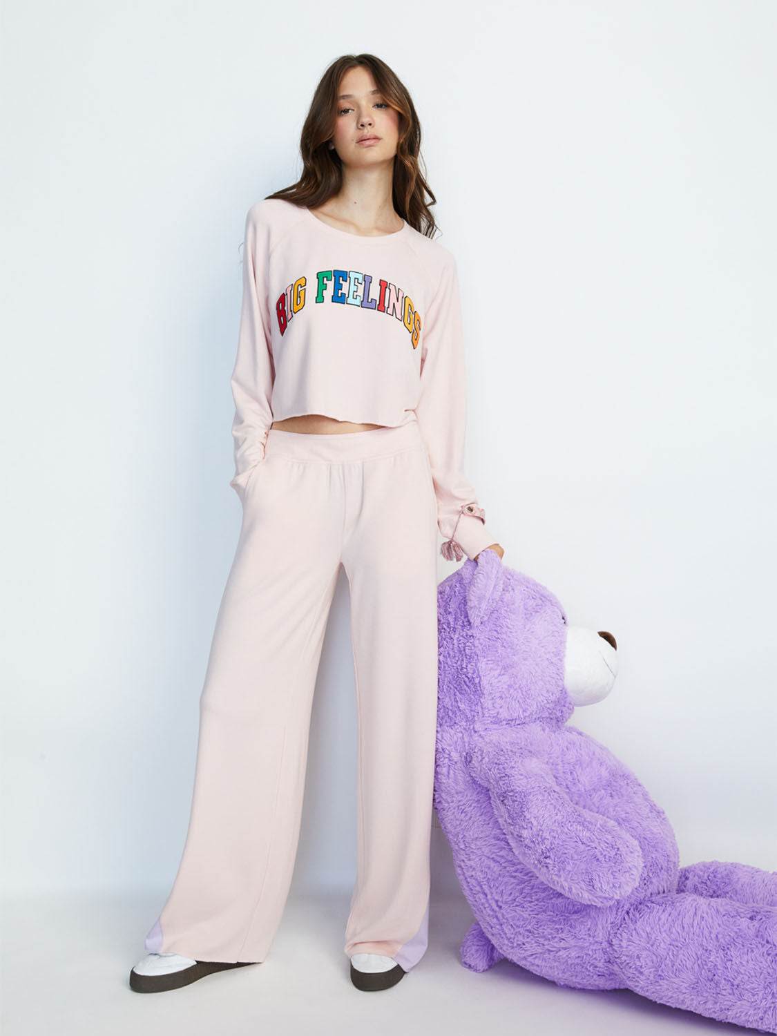 A+O X BIG FEELINGS KELSEY CROPPED CREWNECK-ALICE + OLIVIA