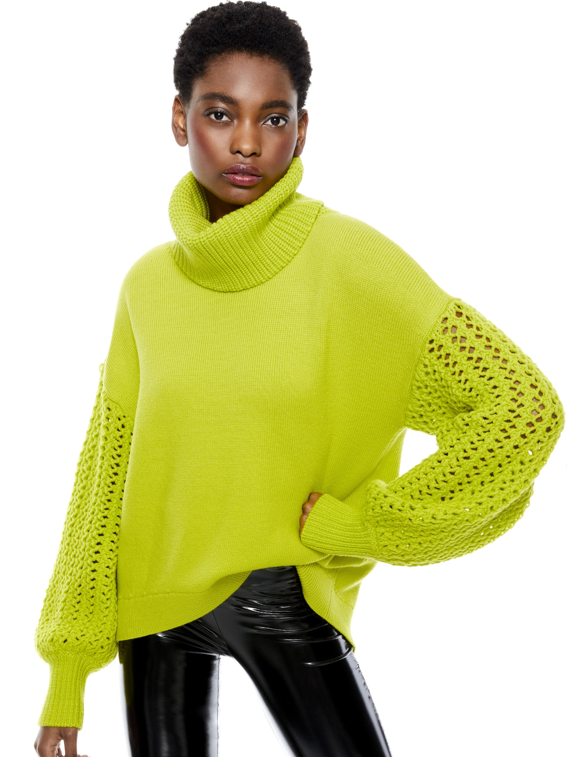 ADELA ROUND HEM TURTLENECK-ALICE + OLIVIA