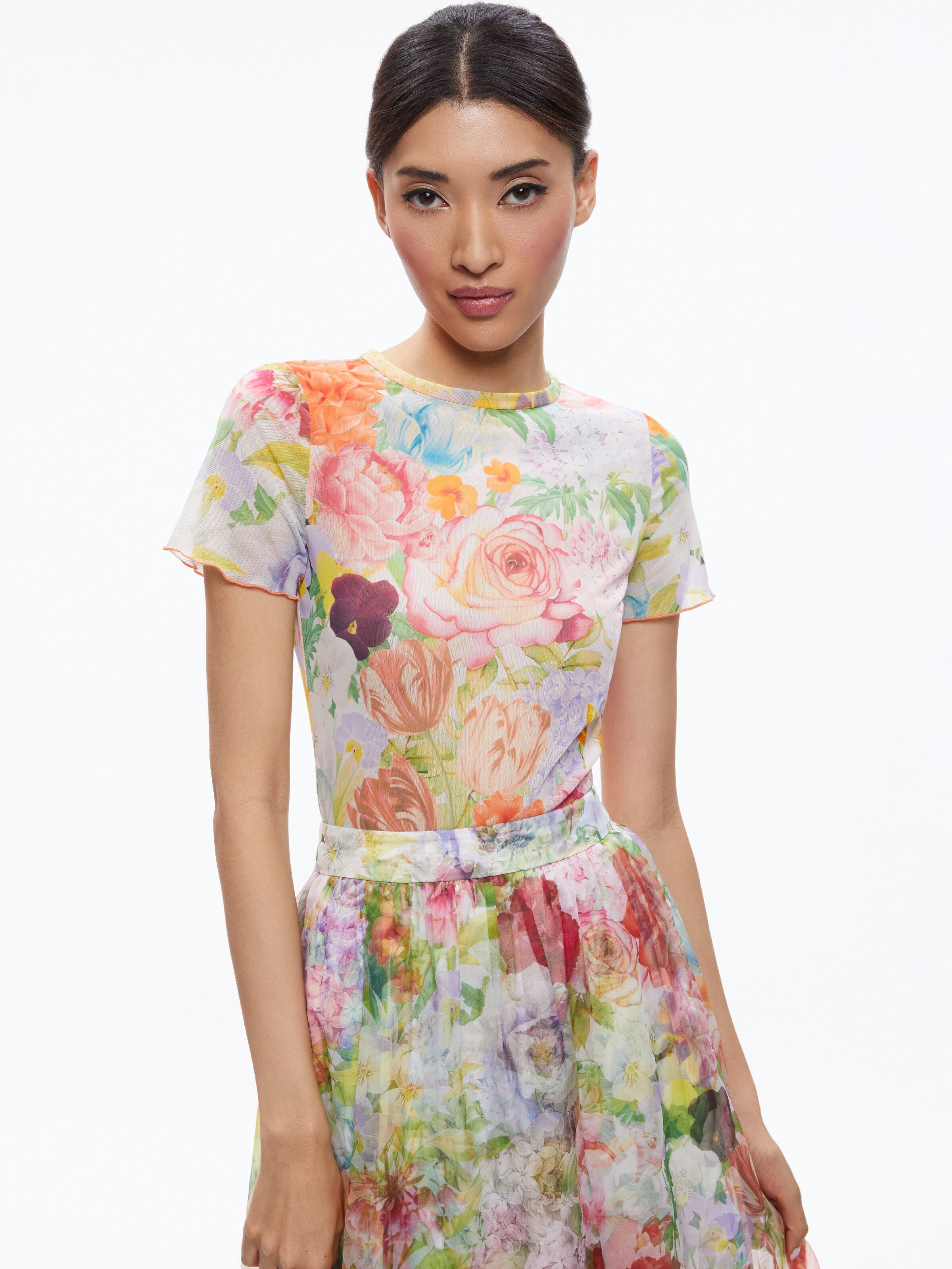 DELAINA SHORT SLEEVE LETTUCE TRIM CROP TOP-DAWN FLORAL-ALICE + OLIVIA