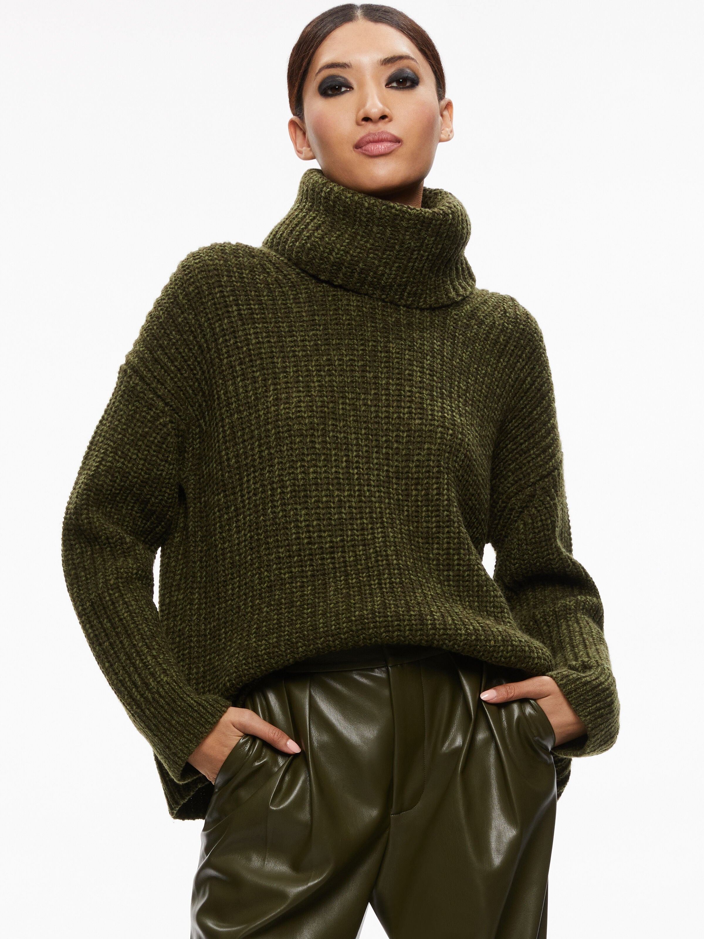 VERE DETACHABLE TURTLENECK SWEATER-BORDEAUX-ALICE + OLIVIA