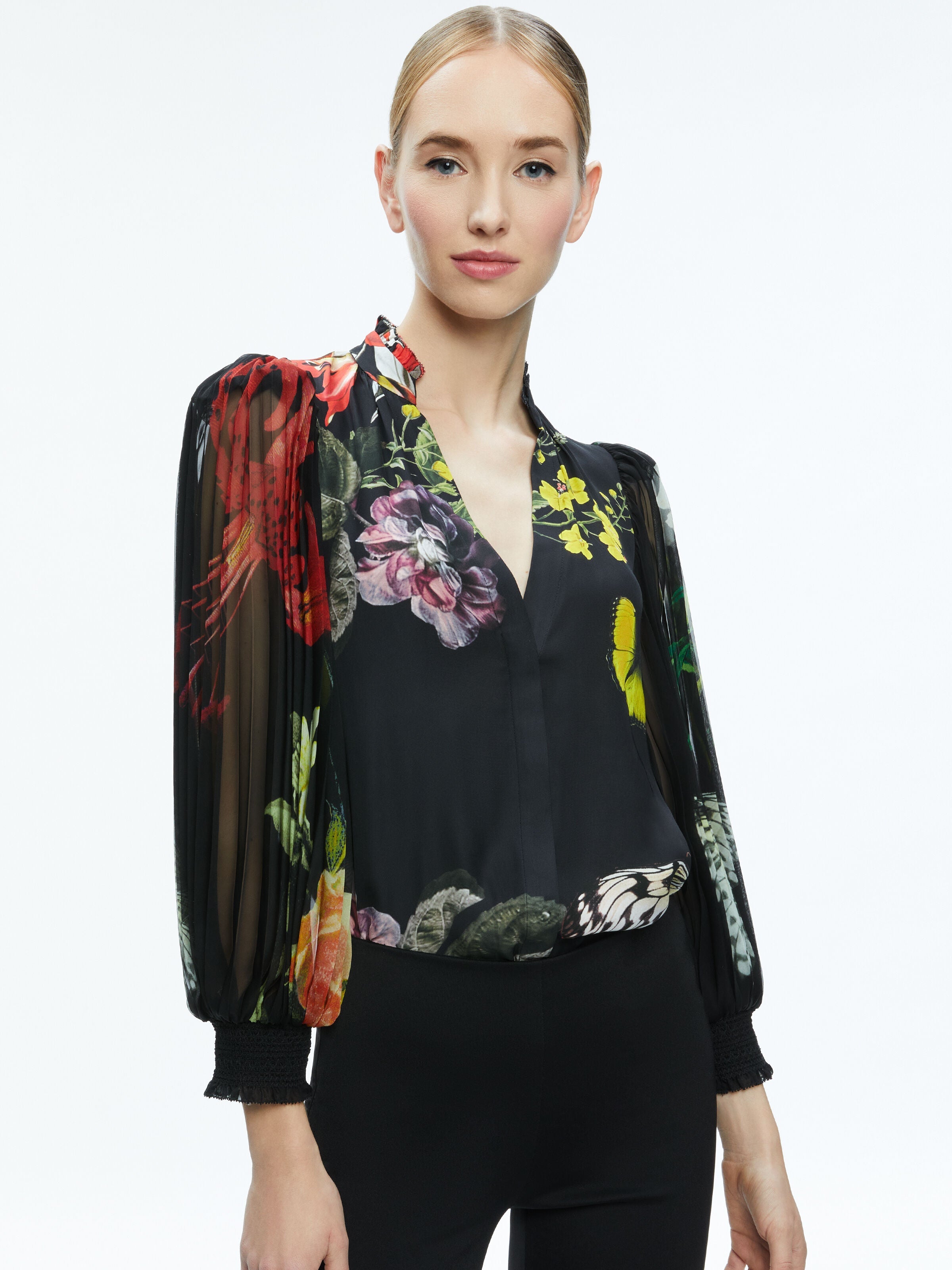 ILAN PLEATED BLOUSON SLEEVE BUTTON FRONT BLOUSE-ESSENTIAL FLORAL-ALICE + OLIVIA