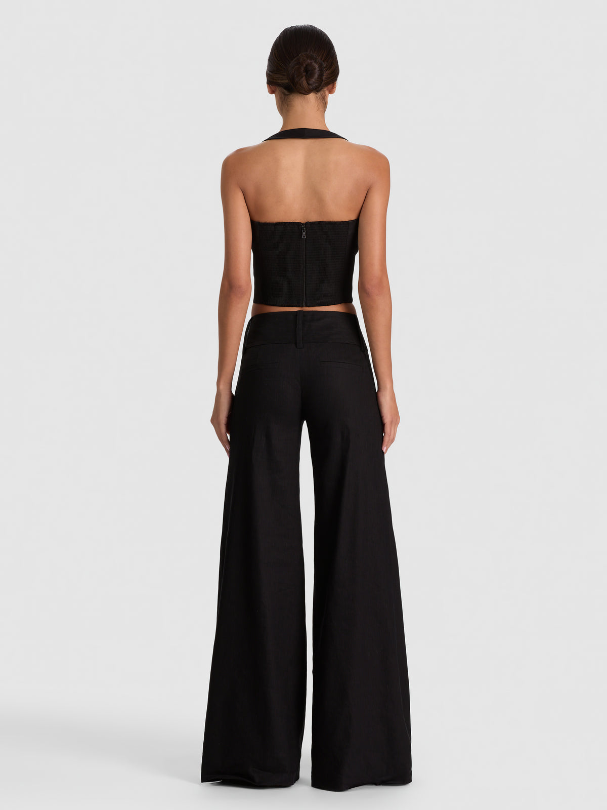 FIONA HALTER CROPPED TOP-Black-ALICE + OLIVIA