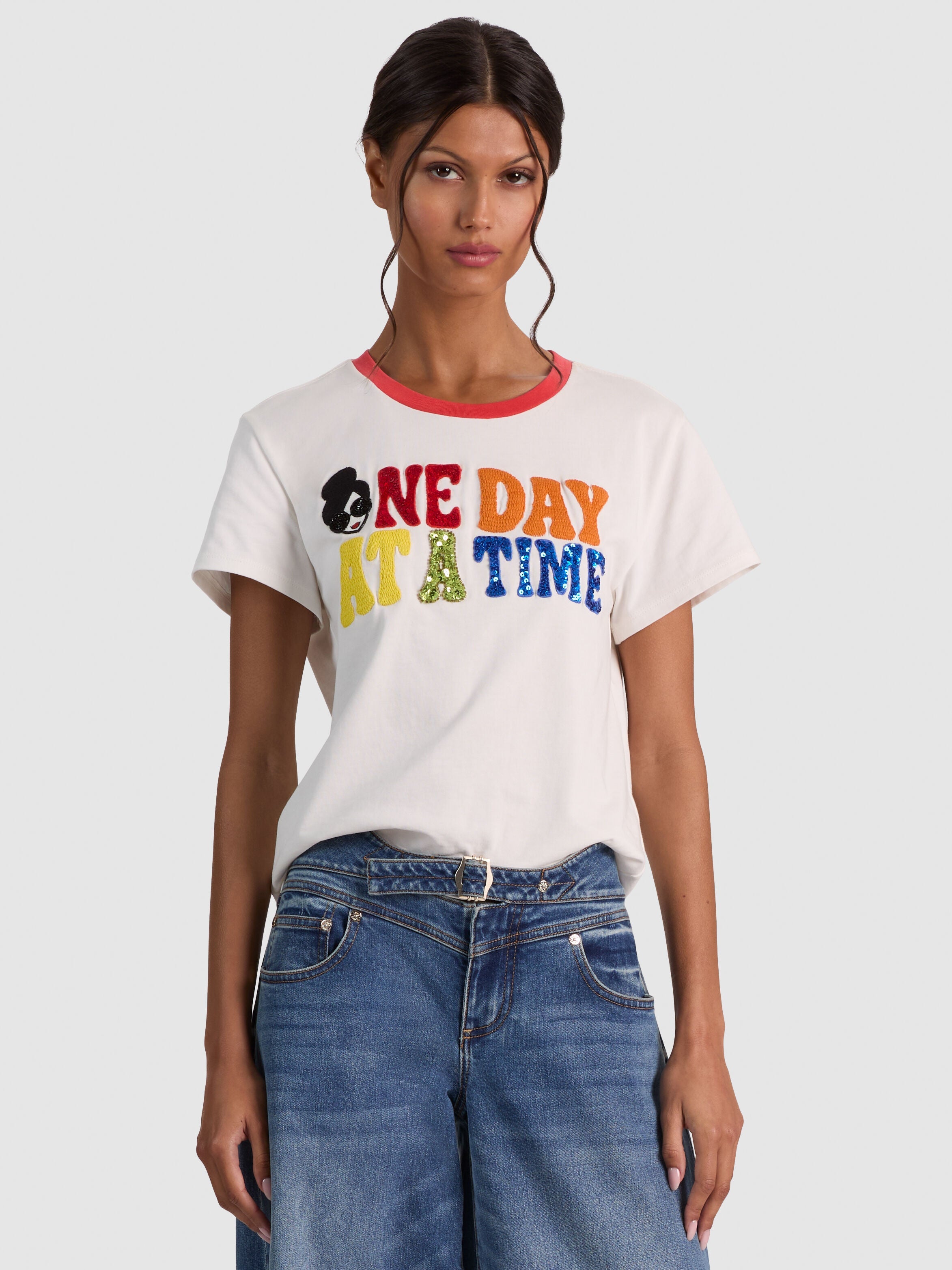 ALVERA STACEFACE EMBELL TEE-ALICE + OLIVIA