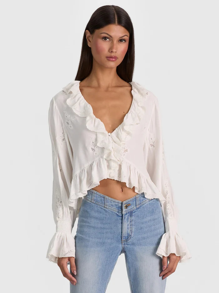 SKYE LACE APPLIQUE V NK RUFFLE CROPPED BLOUSE-ALICE + OLIVIA
