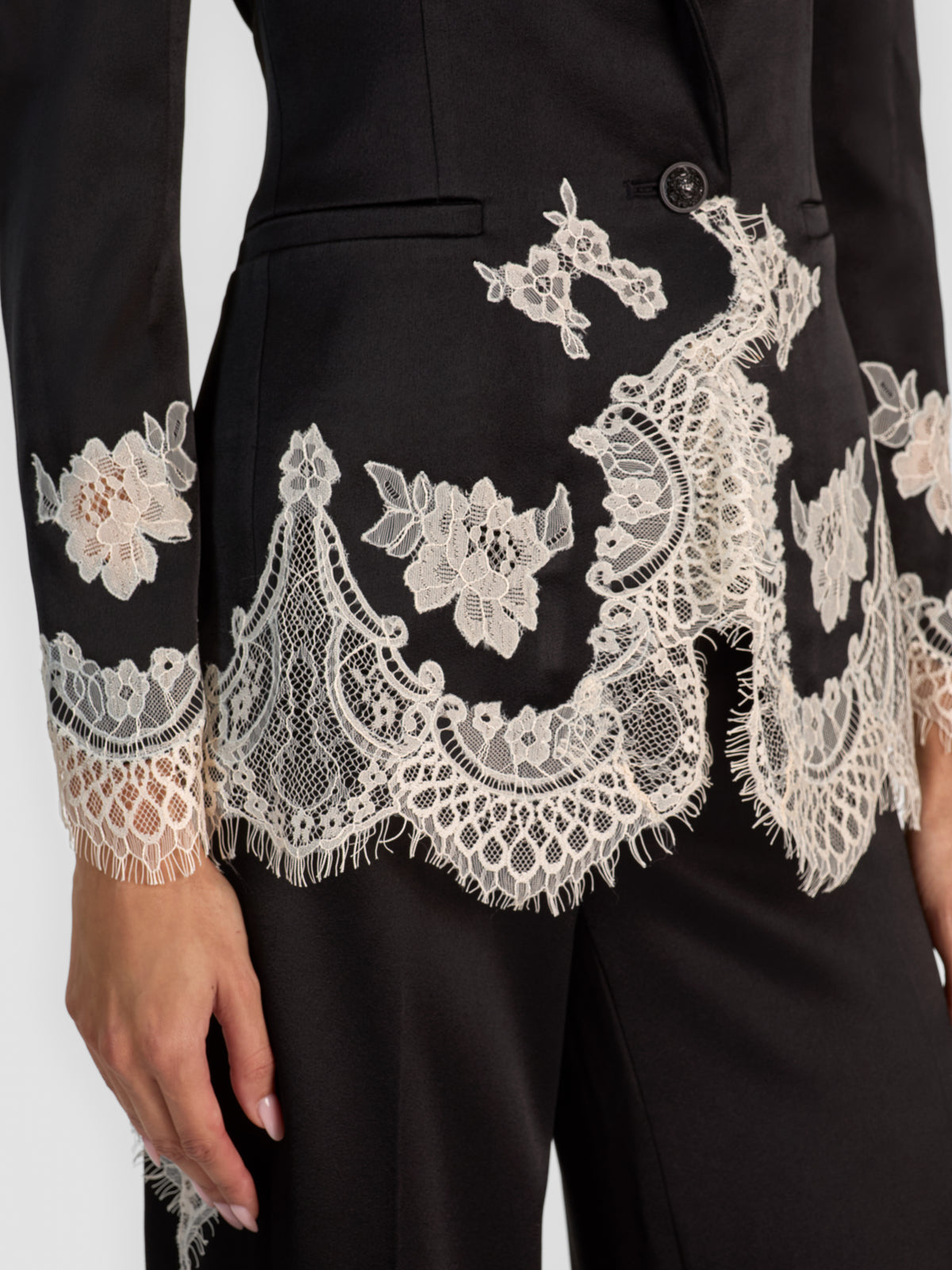 BREANN CUTAWAY LACE LONG FITTED BLAZER-ALICE + OLIVIA