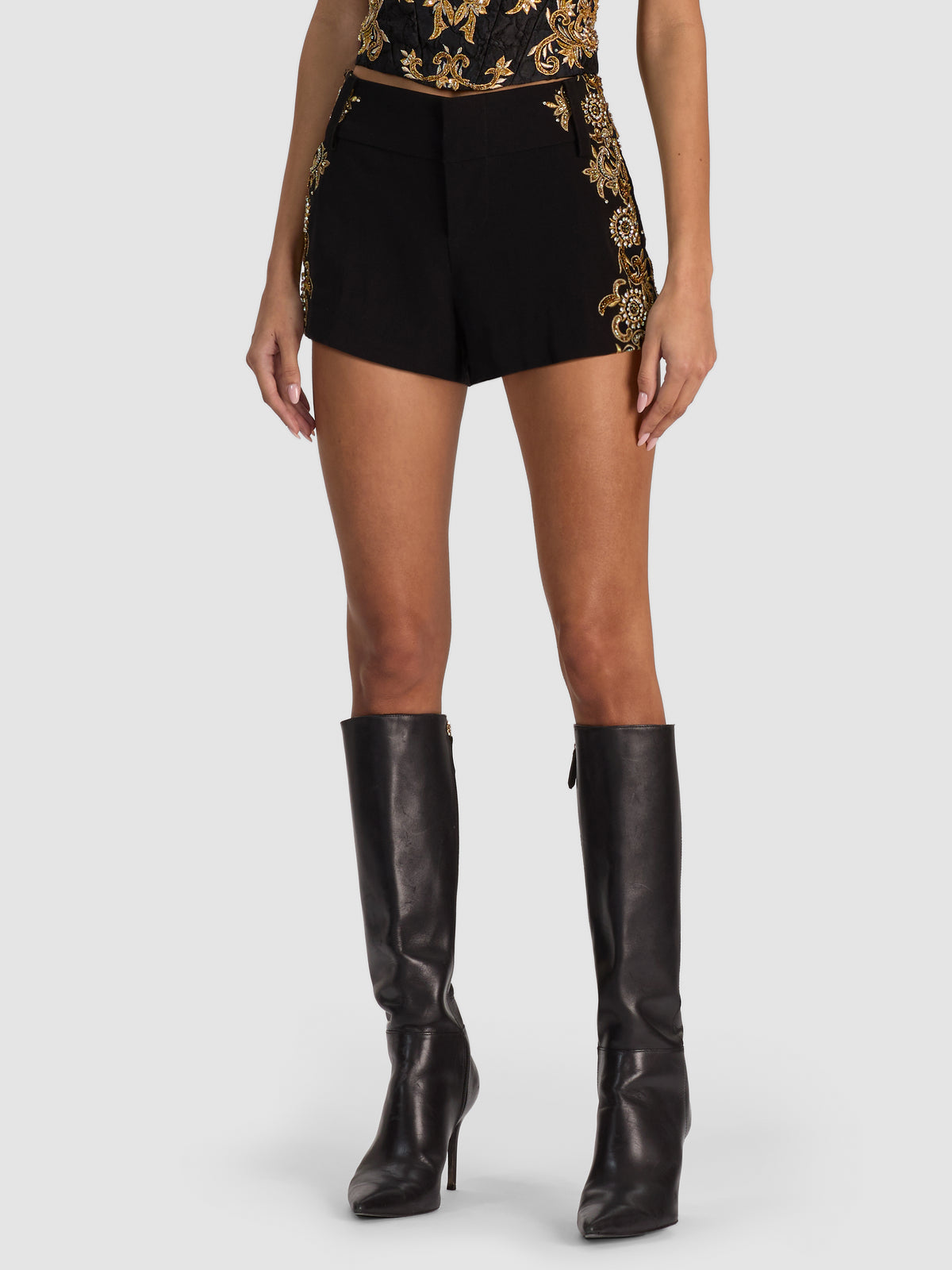 CADY EMBELL SHORT - BLACK/GOLD