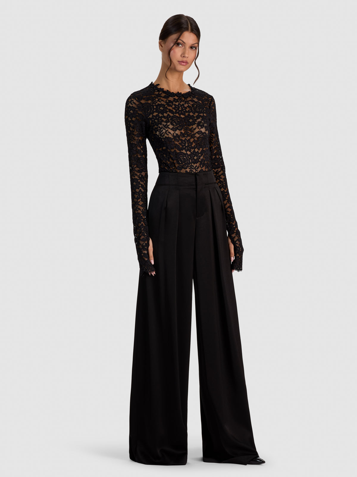 TAEYN LACE CREW NK BODYSUIT - BLACK