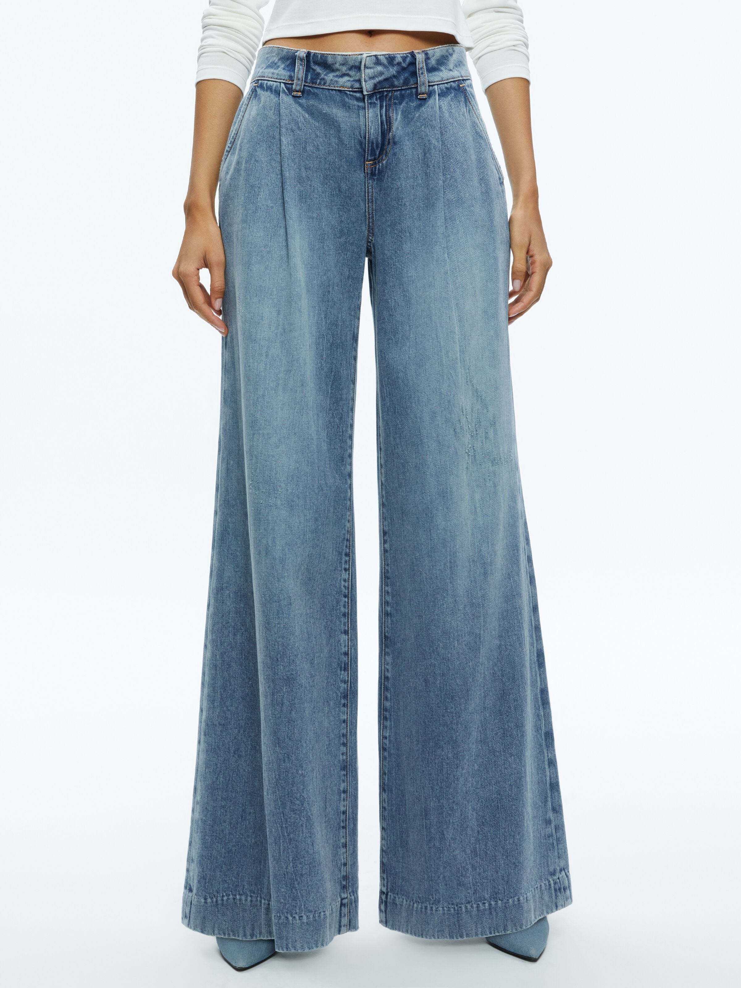ERIC LOW RISE JEAN-SADIE LT VINTAGE BLUE-ALICE + OLIVIA