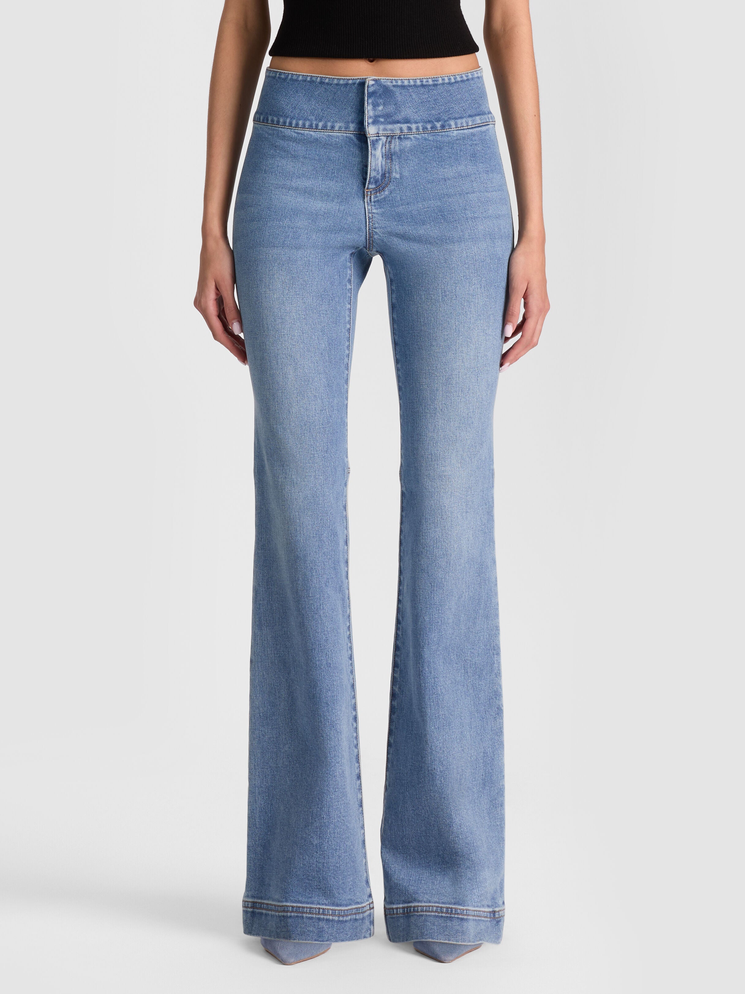 HOT JEAN
