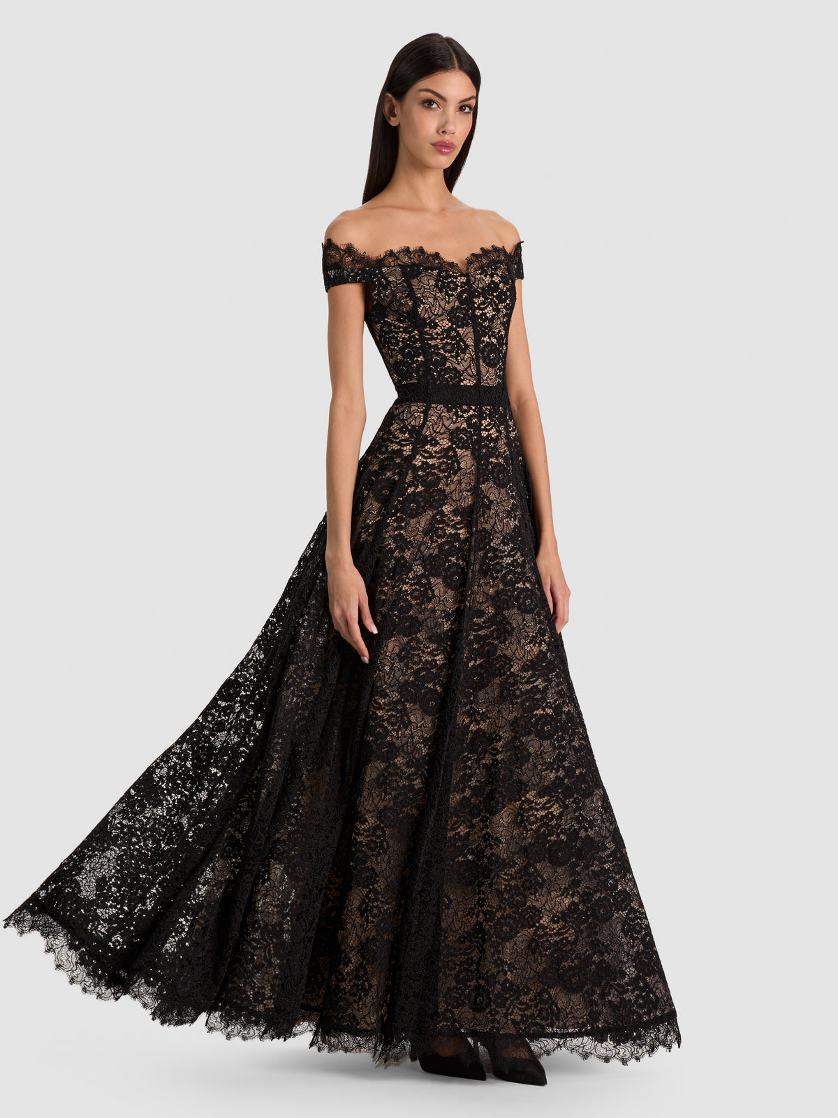VIVIANA LACE GOWN - BLACK