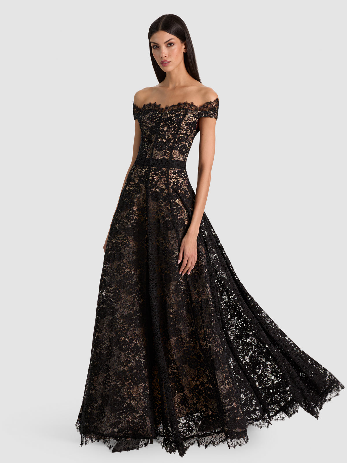 VIVIANA LACE GOWN - BLACK