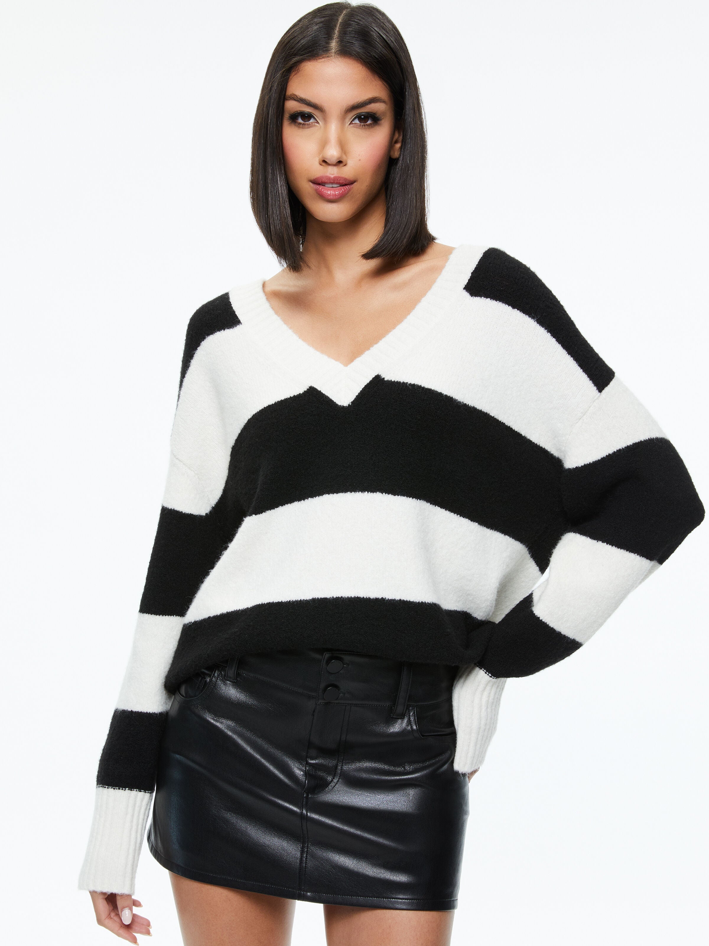 TIEL V-NECK PULLOVER