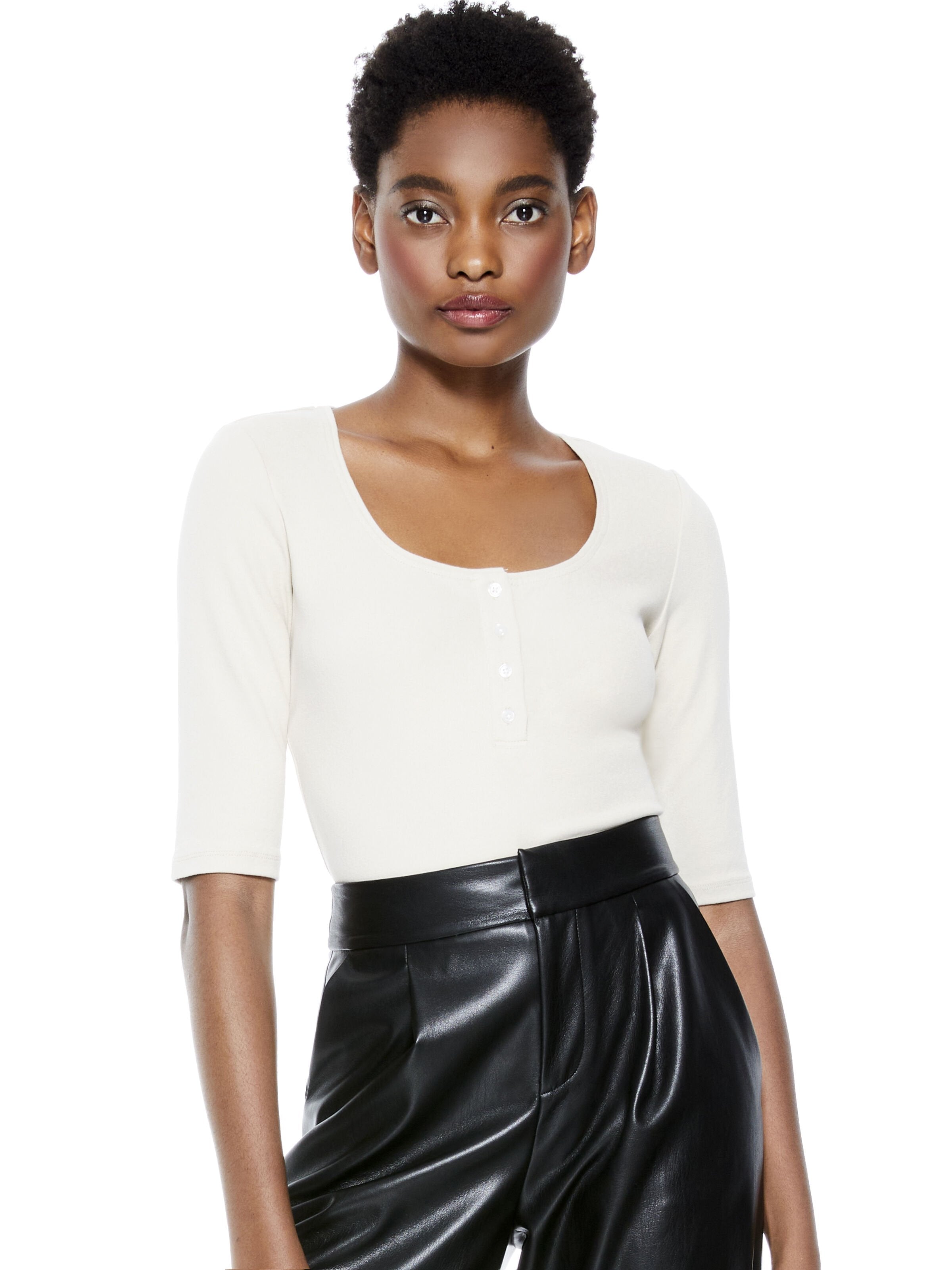 MINDY BUTTON FRONT TEE-ALICE + OLIVIA